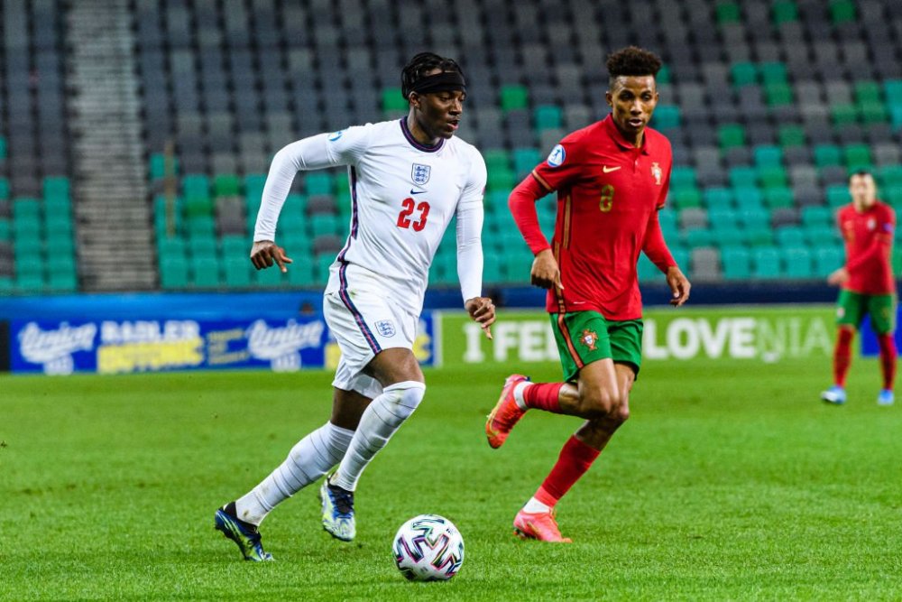 爱游戏中国大陆 -包含纽约尼克斯训练开放日，集结日调整名单引欢呼，荷甲在即，训练强度明显提升的词条